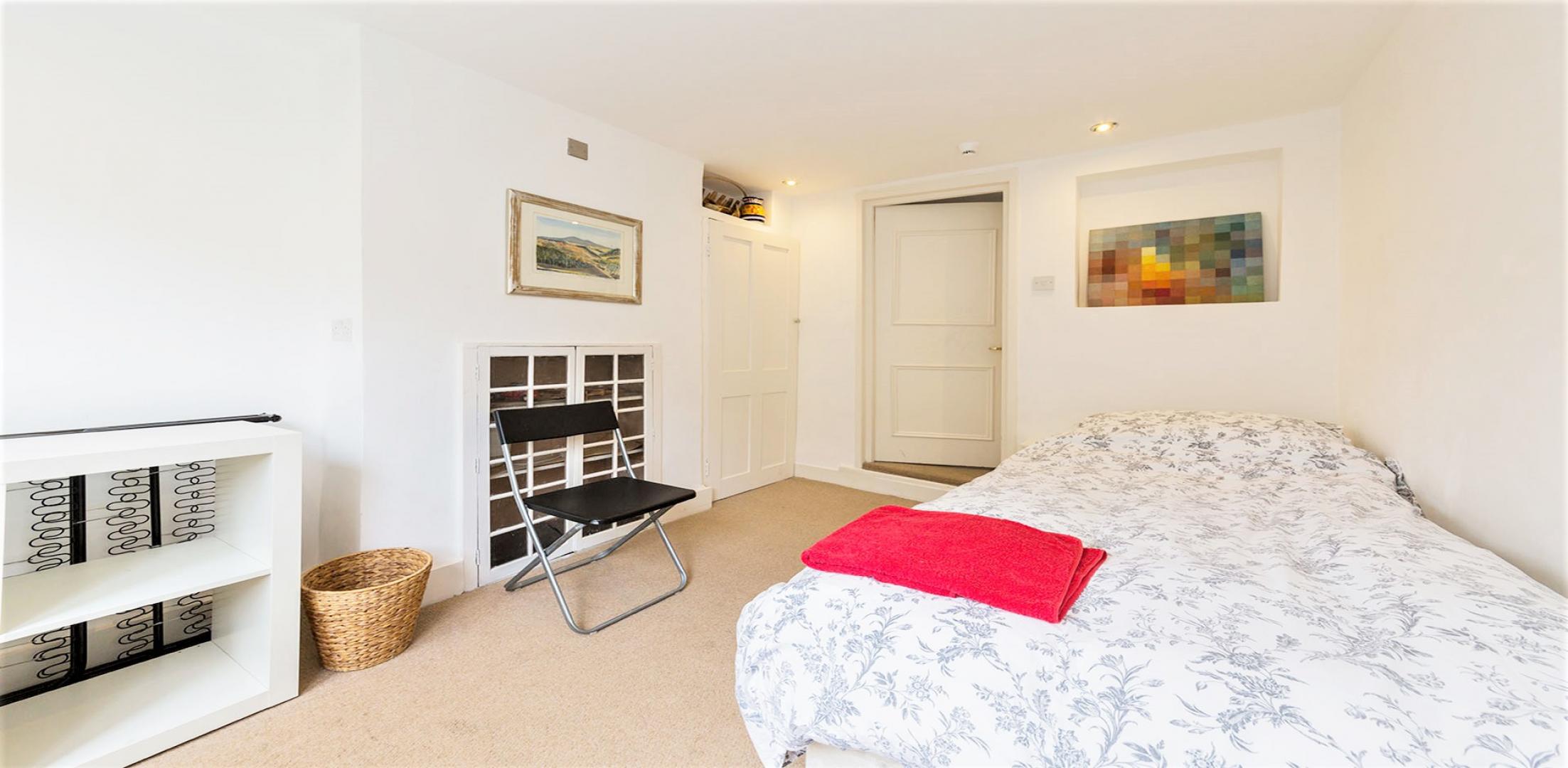 Suitable For Sharers Netherall Gardens, Hampstead